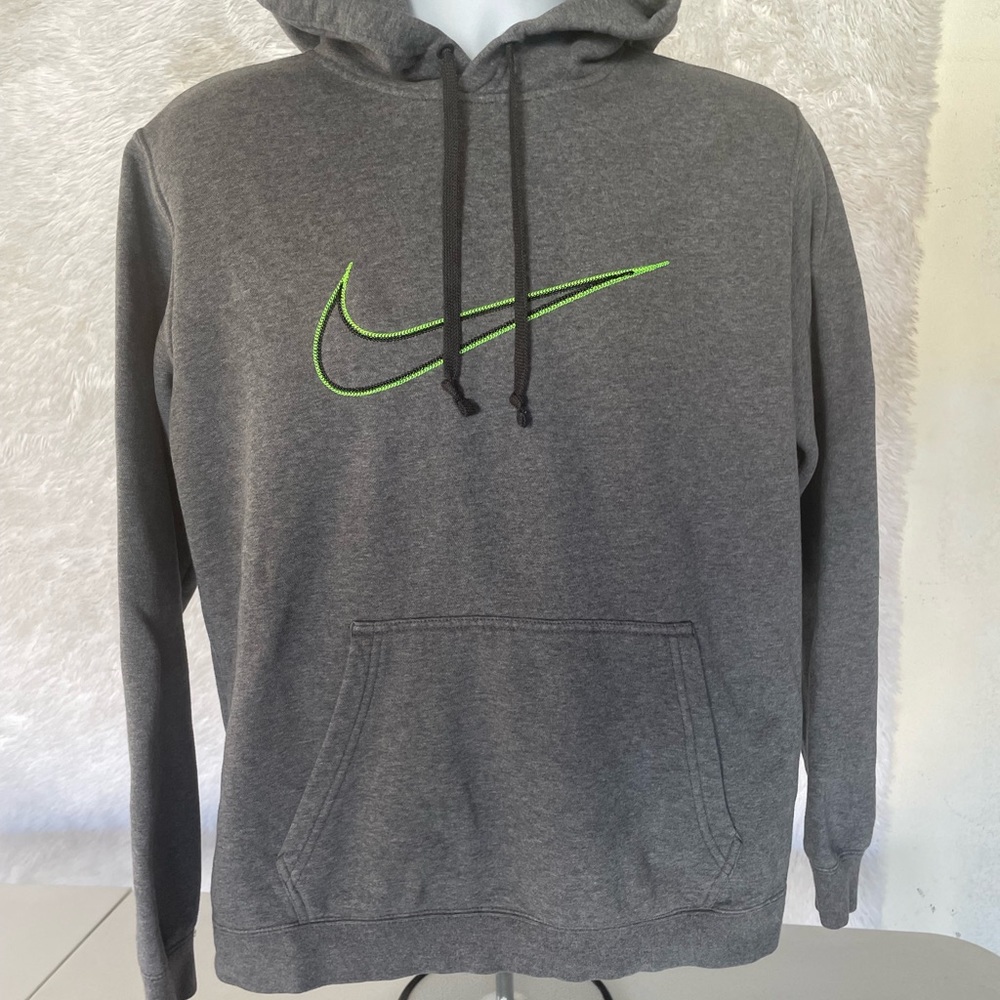 Woman’s size med Nike hoodie